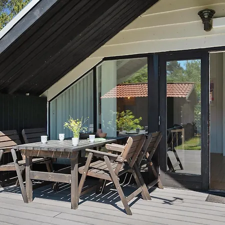 Charming With Covered Terrace And Peaceful Nature Setting Dom wakacyjny Ebeltoft
