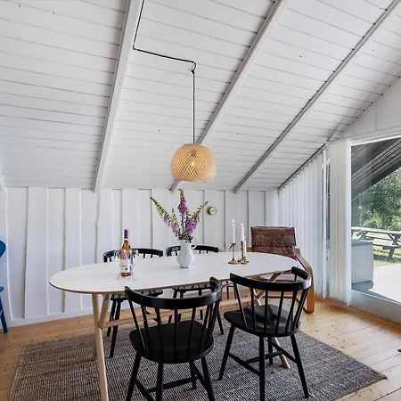 Dom wakacyjny Charming With Covered Terrace And Peaceful Nature Setting Ebeltoft