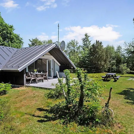 Charming With Covered Terrace And Peaceful Nature Setting Dom wakacyjny