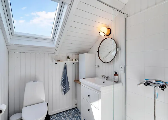 בית נופש Charming With Covered Terrace And Peaceful Nature Setting